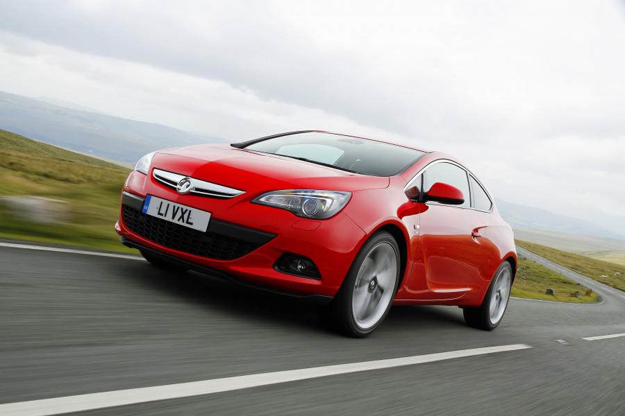  Vauxhall Astra GTC 2012 года  (фото 34 из 62)